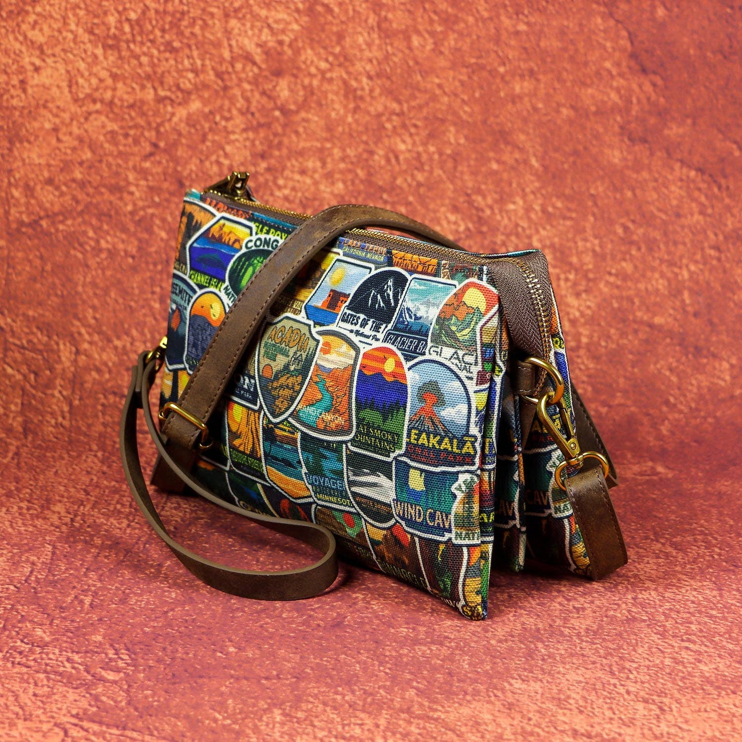 ANNGOTI - National Parks Crossbody Bag