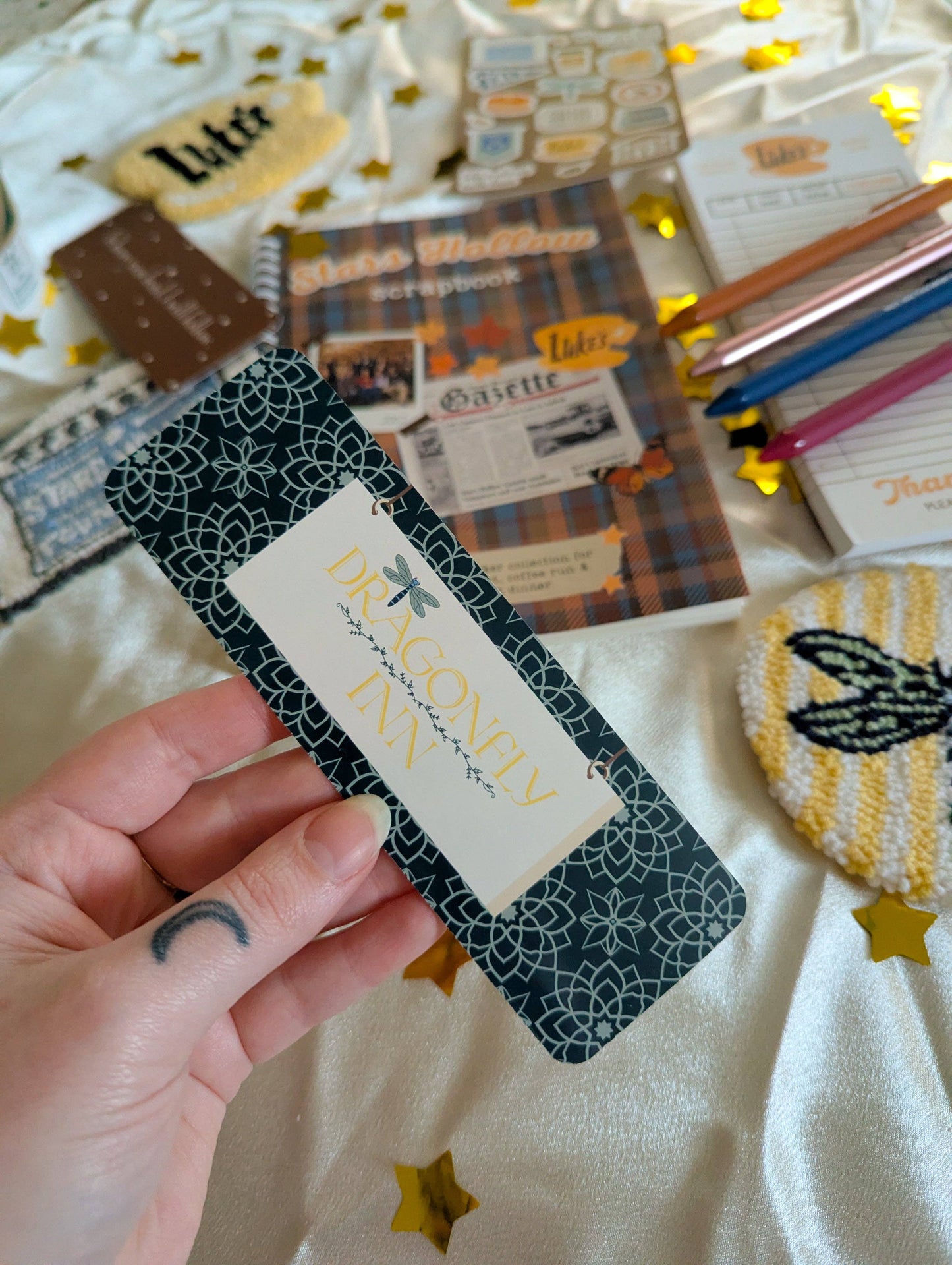 allymakesmagic - Dragonfly Inn Bookmark