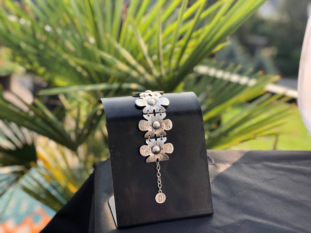 Modern Silver-Tone Floral Link Bracelet
