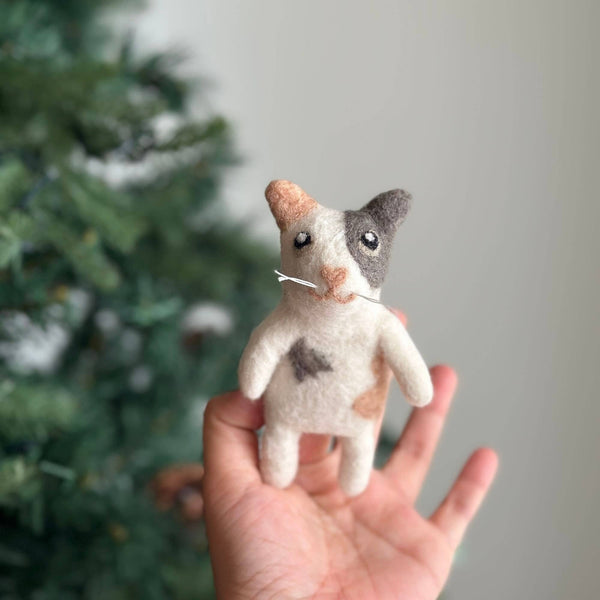 Ganapati - Felt Finger Puppet: Calico Cat