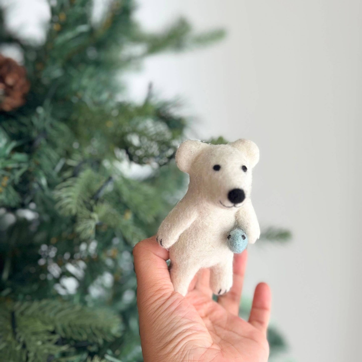 Ganapati - Finger Puppet: Polar Bear Catching a Fish