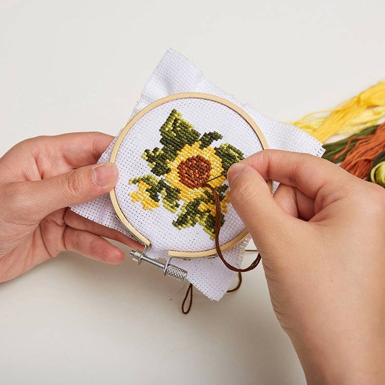 Kikkerland Design Inc - Mini Cross Stitch Embroidery Kit - Sunflower