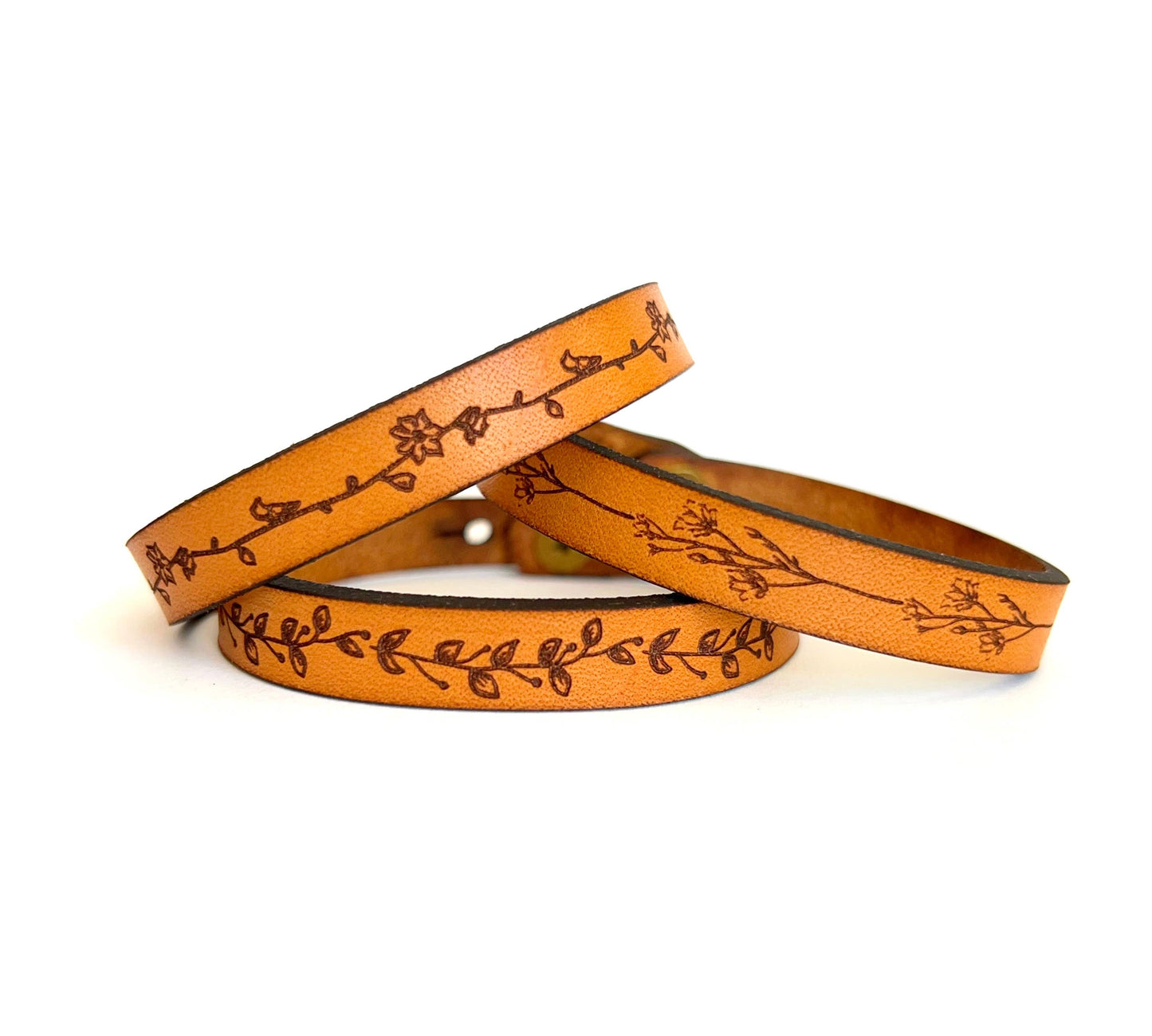 New Market Farmhouse - Thin Floral Leather Bracelet