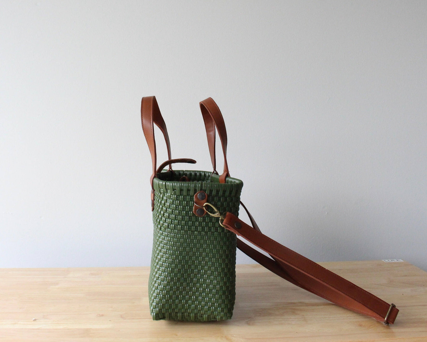 MexiMexi - Olive Green Handwoven Purse by MexiMexi